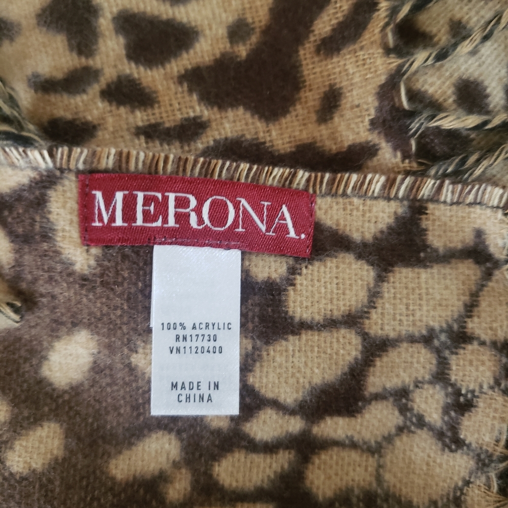 Leopard Scarf - Picture 3 of 3